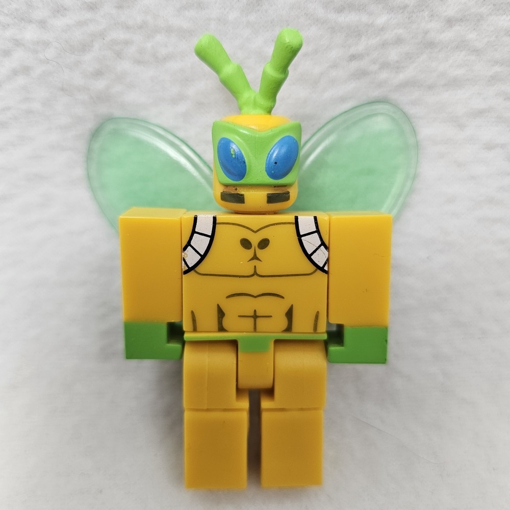Roblox Heroes Of Robloxia Yellow Cicada Jazwares 3" Figure